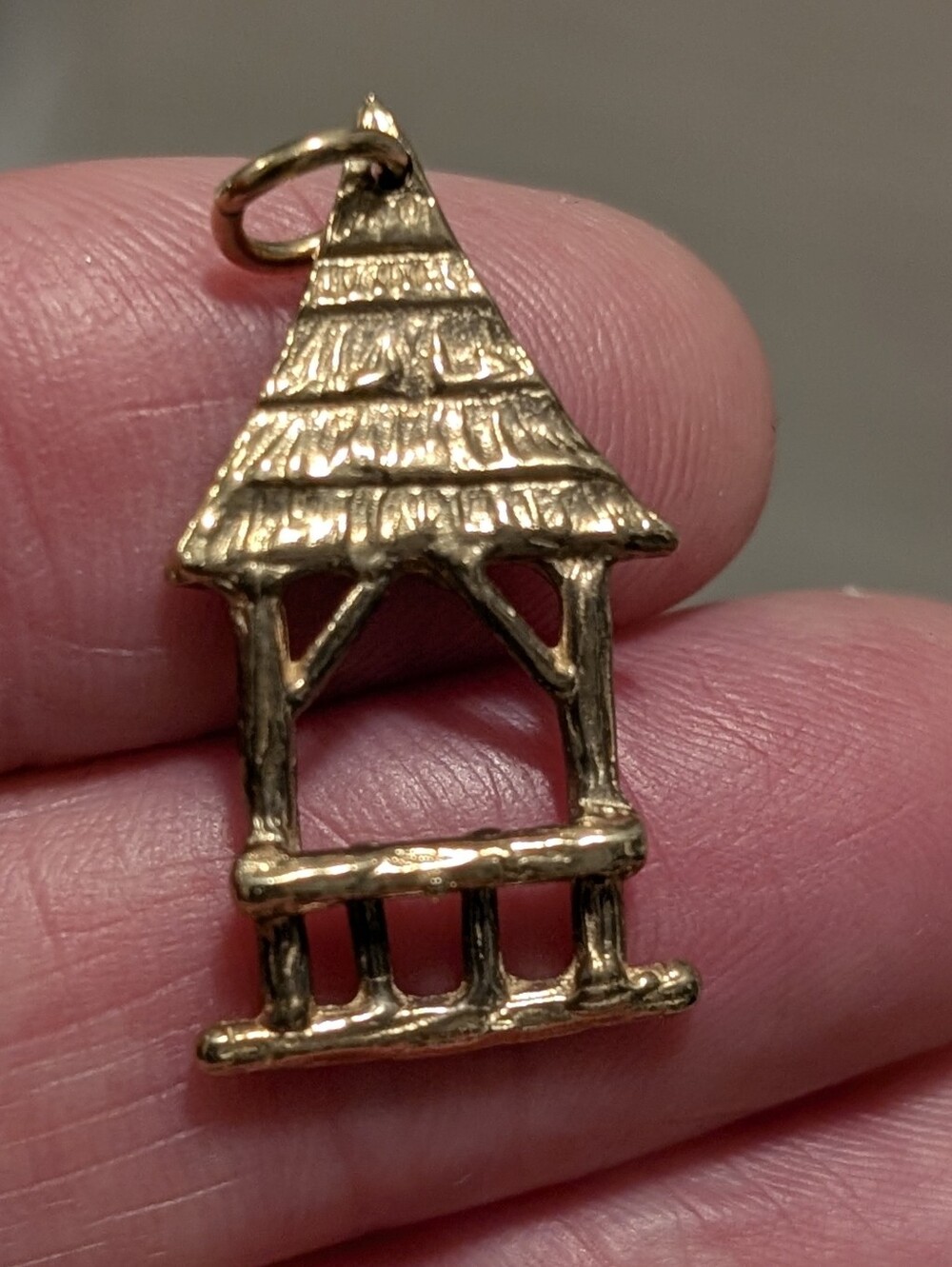 14k gold Summerhouse Charm- Mohonk Gazebo